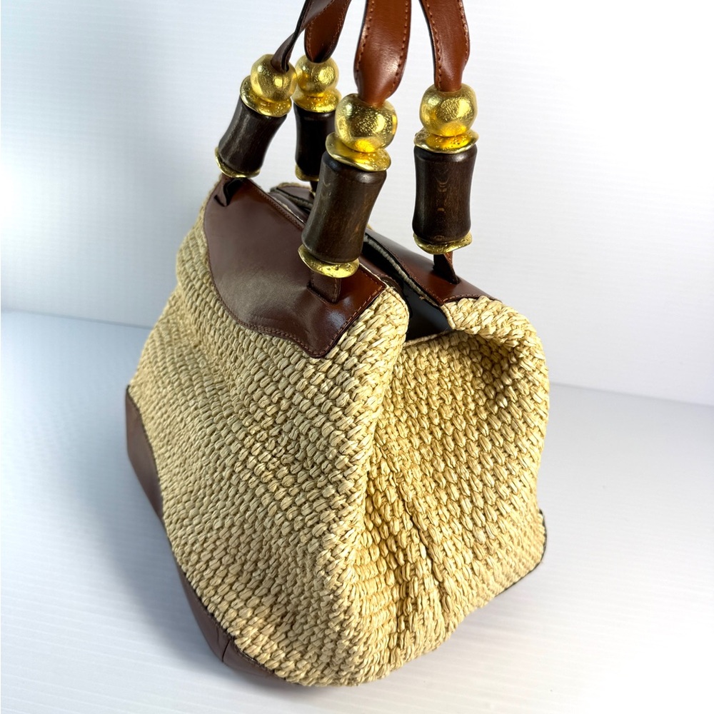 Carla Marchi Woven Raffia and Leather Handbag with wood  gold-tone hardware. - Picture 5 of 14